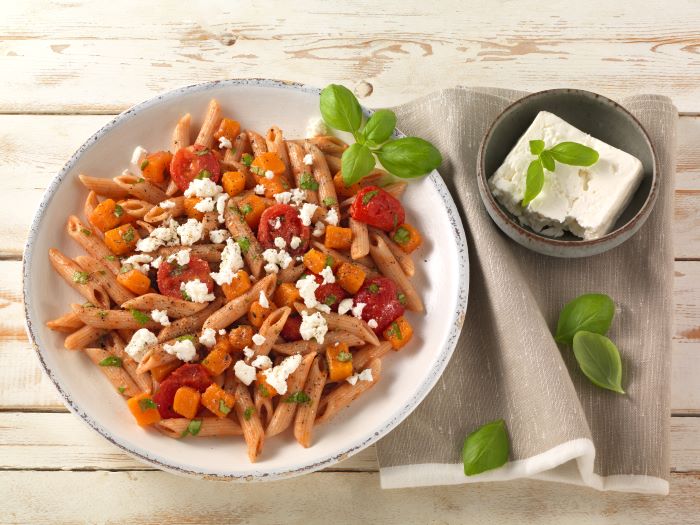 One-Pot-Pasta_mit_Tomaten_Kuerbis_und_Feta.jpg
