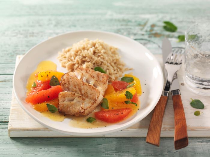 Rotbarschfilet met citrusvruchten en natuurrijst