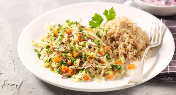 Padella di cavolo cappuccio e carne macinata