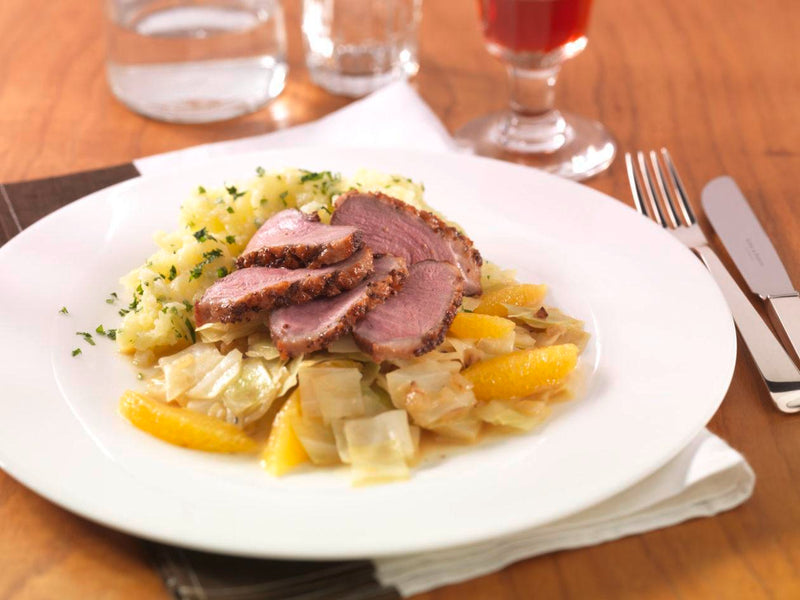 entenbrust-auf-orangen-spitzkohl-mit-kartoffelstampf.jpg